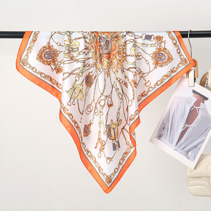 Transfronterizos primavera y otoño nueva cadena de seda cuadrada impresa retró bufandas de cuello de transporte universal bufandas de seda damas sensación de alto nivel
