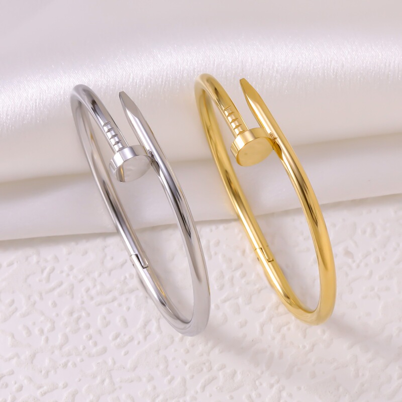 Popular Classic Cartier-Style Titanium Steel Non-Fading Couple Bracelets, European and American Fashion 18K Stainless Steel Gold-Plated Jewelry