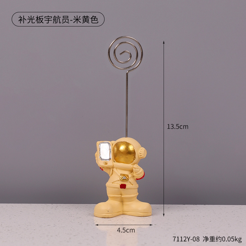 Creative three-dimensional mini astronaut spaceman business card holder desktop photo holder desktop small ornaments resin crafts