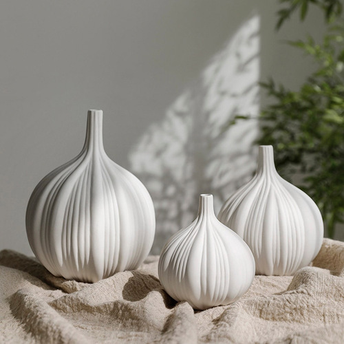 Ceramic garlic-shaped vase home hotel soft decoration home decoration creative furniture Nordic simple modern decoration