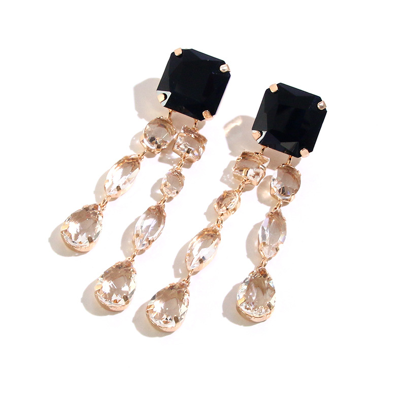 Retro Super Zircon Long Water Drop Light Luxury Women's Earrings display picture 2