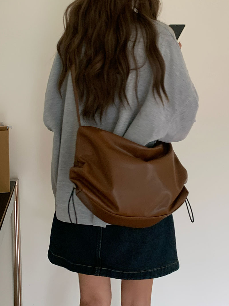 Versione coreana per le donne con grande capacità, nuova borsa tote plissettata 2024, tracolla larga casual di alta qualità per pendolari_voghion.com
