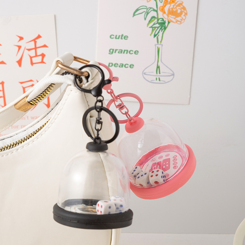 クリエイティブダイスペンダント、幸運のダイスカップキーホルダー、バー実用キーホルダー、スクールバッグ、小さなペンダント、小さなギフト|undefined