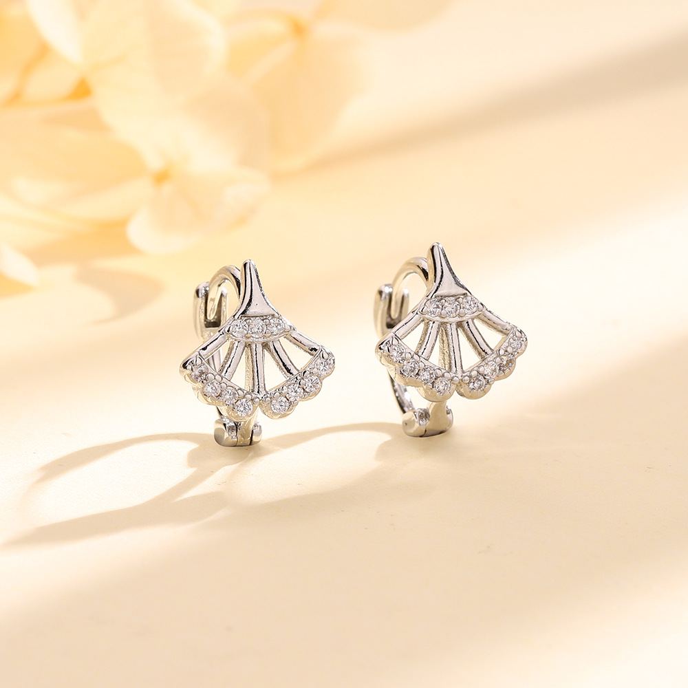 Hollow ginkgo leaves inlaid diamond earbud skirt design fan-shaped…