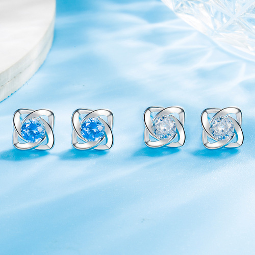 Lucky four-leaf clover necklace pendant set for women, summer couple bracelet, cute and elegant blue leaf earrings