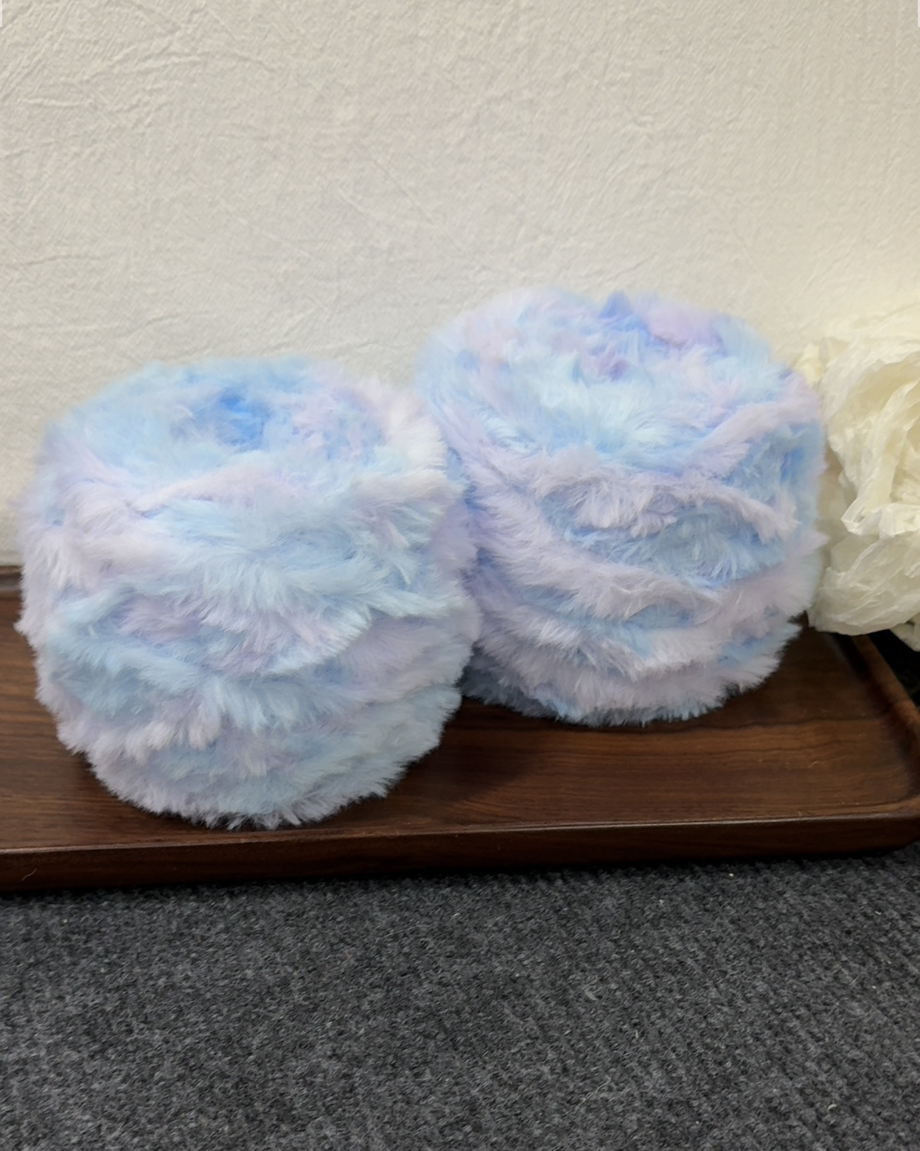 뉴 컬러 오션은 100g 볼로 구성되어 있으며, 긴 부분을 염색할 때마다 각 볼의 색상이 다릅니다.