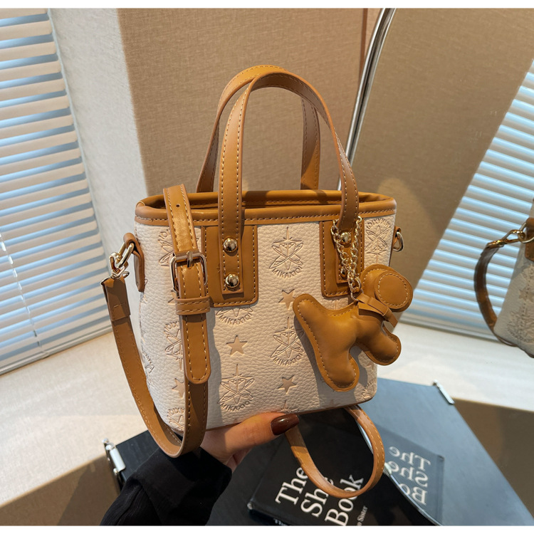 French niche fashion handbag for women, 2025 new high-end and stylish crossbody bag, casual and versatile bucket bag undefined