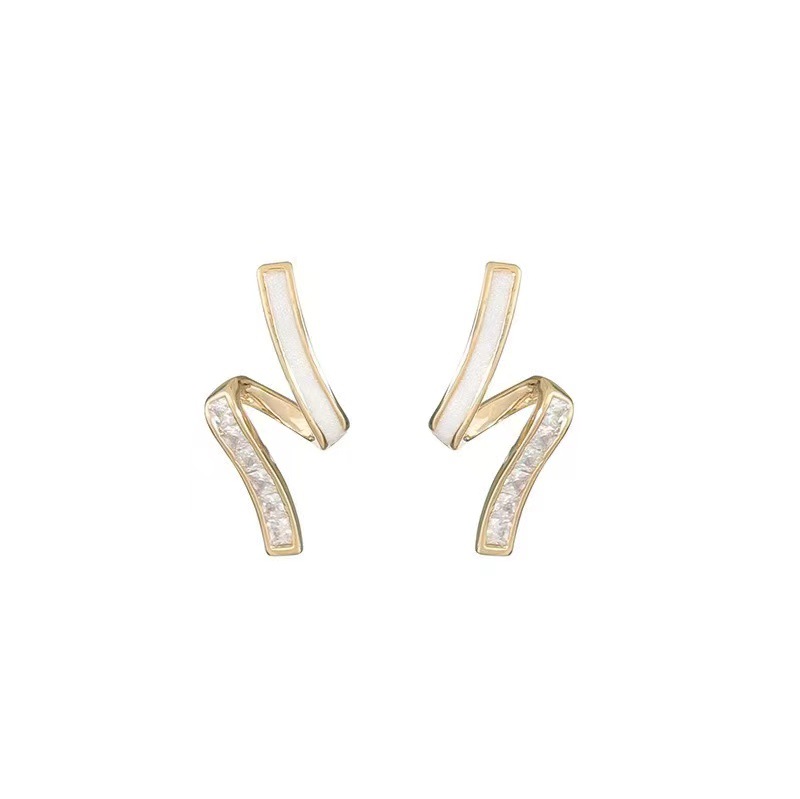 Elegant small design geometric earrings