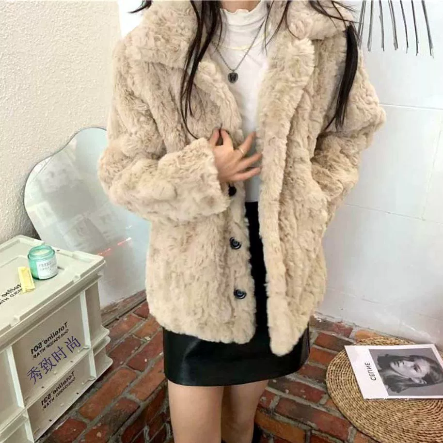 2024 новая корейская версия зимнего ароматного ветра отходов ветрового бархатного меха рыхлый и толстый короткий иностранный шерстяной куртка для женщин