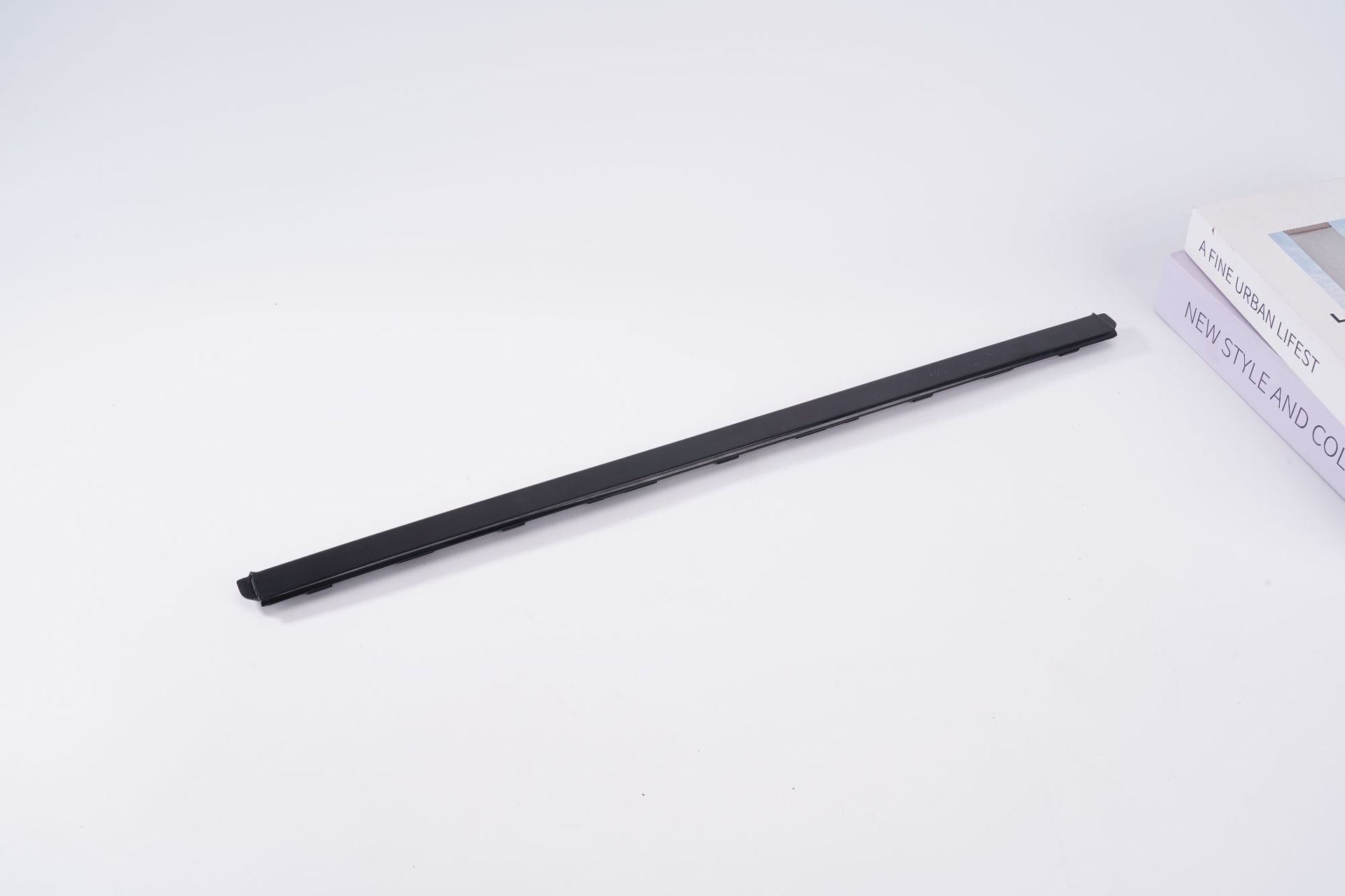Best-selling European-style license plate frame, European standard license plate holder, ABS plastic European specification license plate frame, waterproof European license plate frame