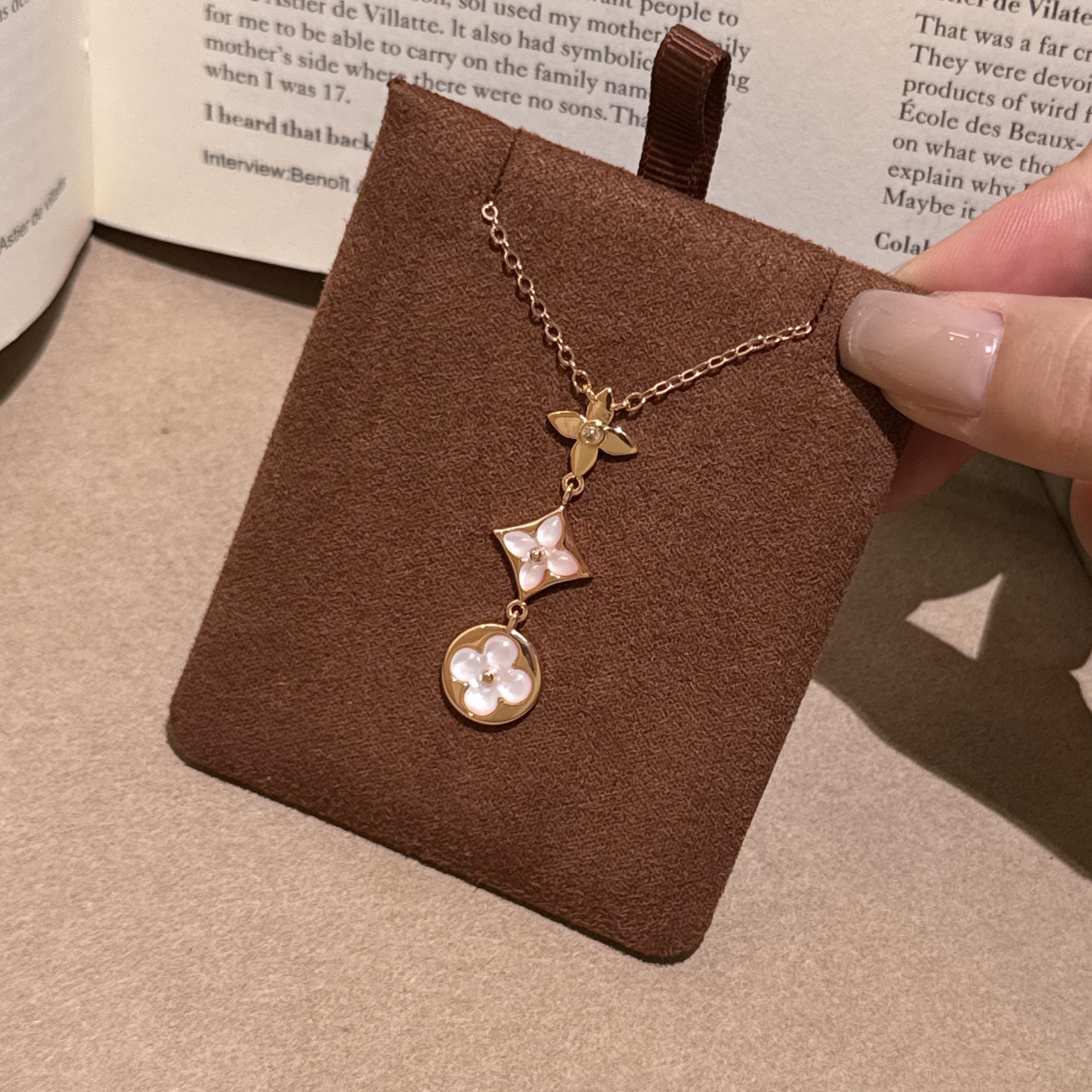 White Floral Geometric Drop Necklace - design detail