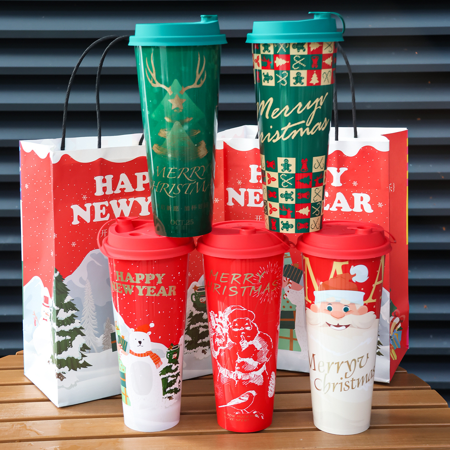Nuevas tazas de té con leche de Navidad desechables con tazas moldeadas por inyección PP tazas de café rojo de Año Nuevo espesadas comerciales personalizadas