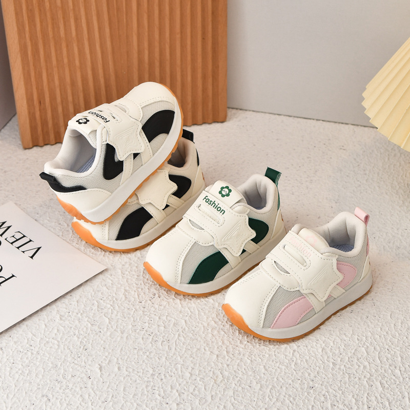 Zapatos infantiles coreanos de malla transpirables zapatos deportivos infantiles primavera y otoño zapatos de carreras antideslizantes para niños y niñas zapatos casuales para bebés