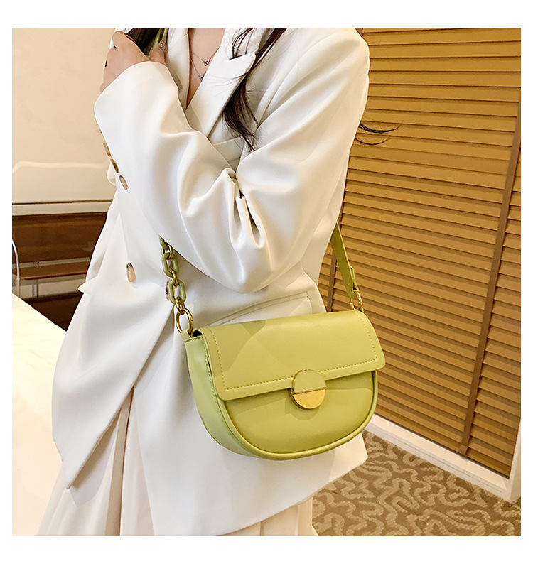 Textured Small Bag Autumn And Winter New Fashion Niche Chain Shoulder Messenger Bag Saddle Bag display picture 3