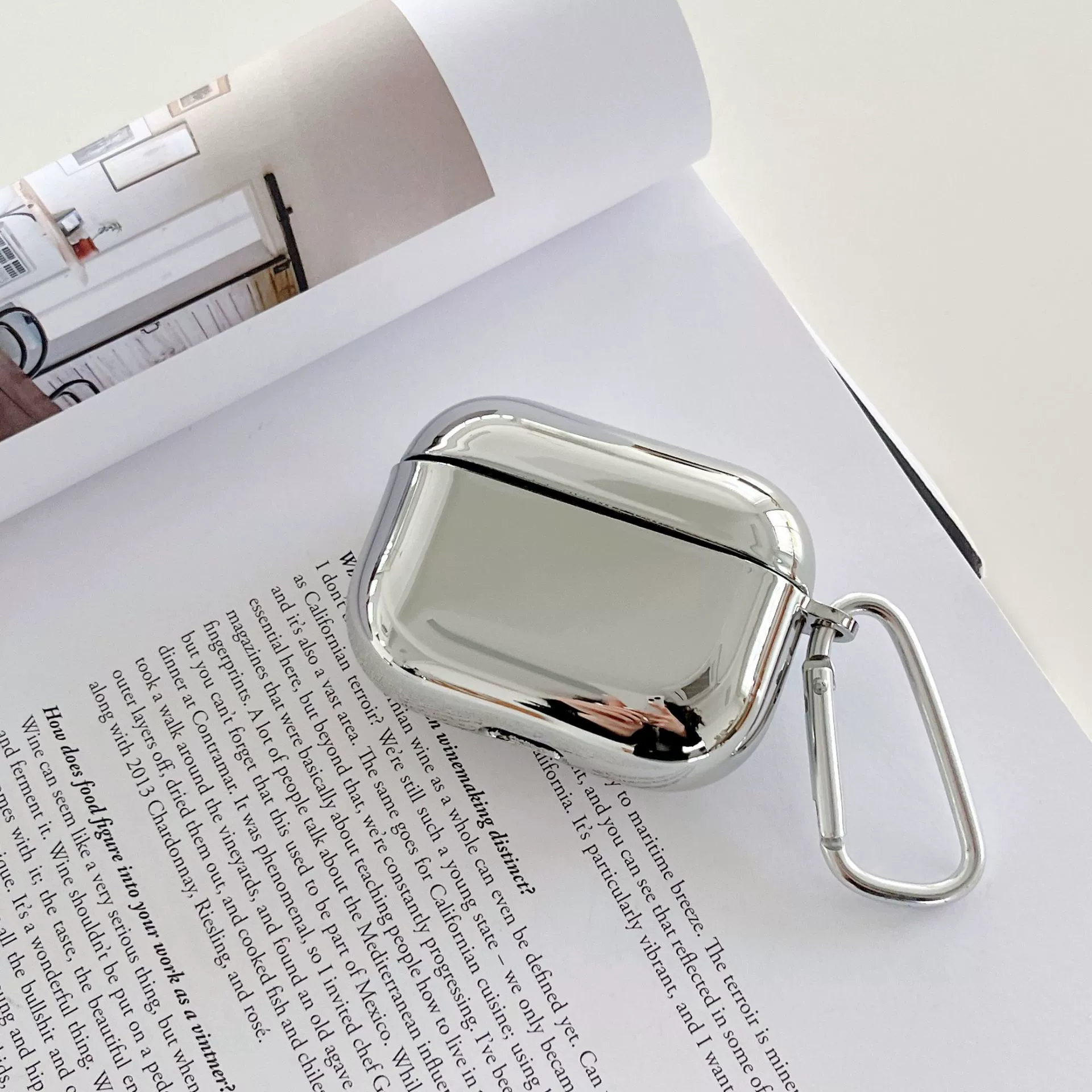 Защитный чехол для Apple AirPods (совместим: 1/2/3/Pro/Pro2/4/Pro3), серебристое зеркало или матовое, карабин