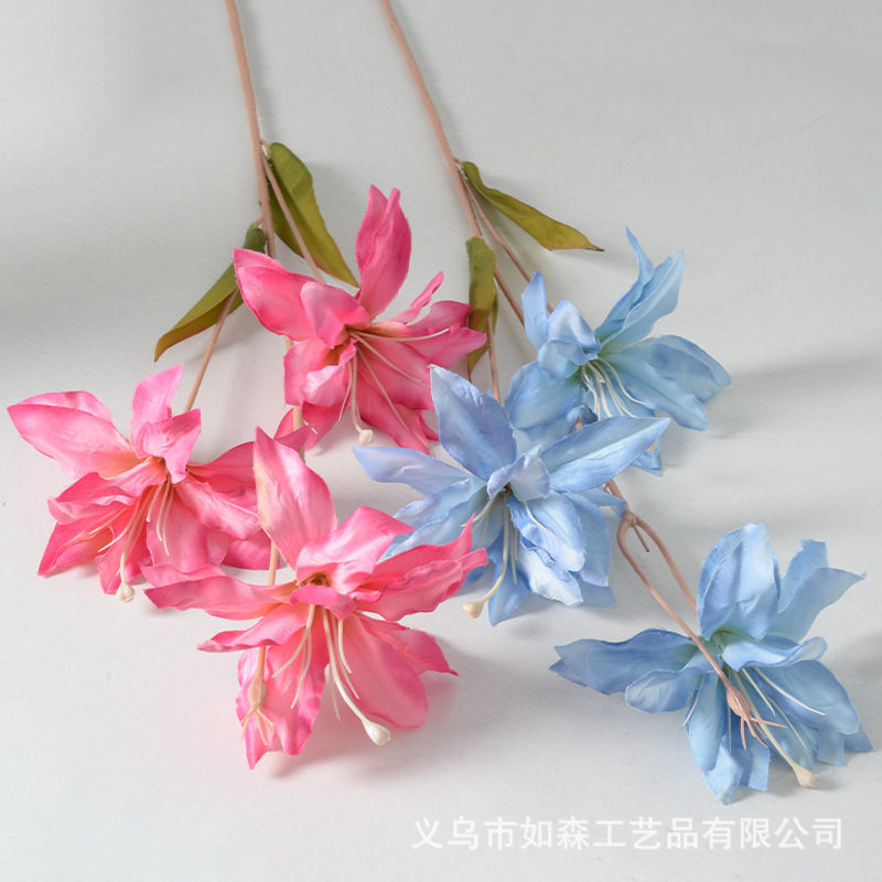 Flor artificial 3 lirios de tela de seda guía de boda decoración de la sala de estar del hogar flor artificial accesorios de tiro fábrica al por mayor