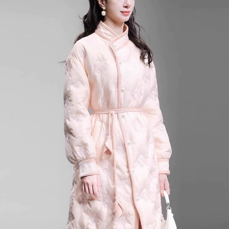 2024 новый зимний новый китайский стиль с полувысоким воротником фонарь рукава шнуровка талии национальный ветер вышивка белая утка пуховик