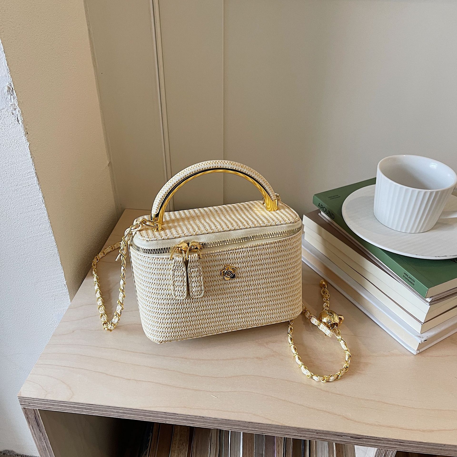 Tendencia transfronteriza simple bolsas casuales bolsas de caja bolsas de hombro ligeras tejidas diarias frescas bolsas de aire extranjero