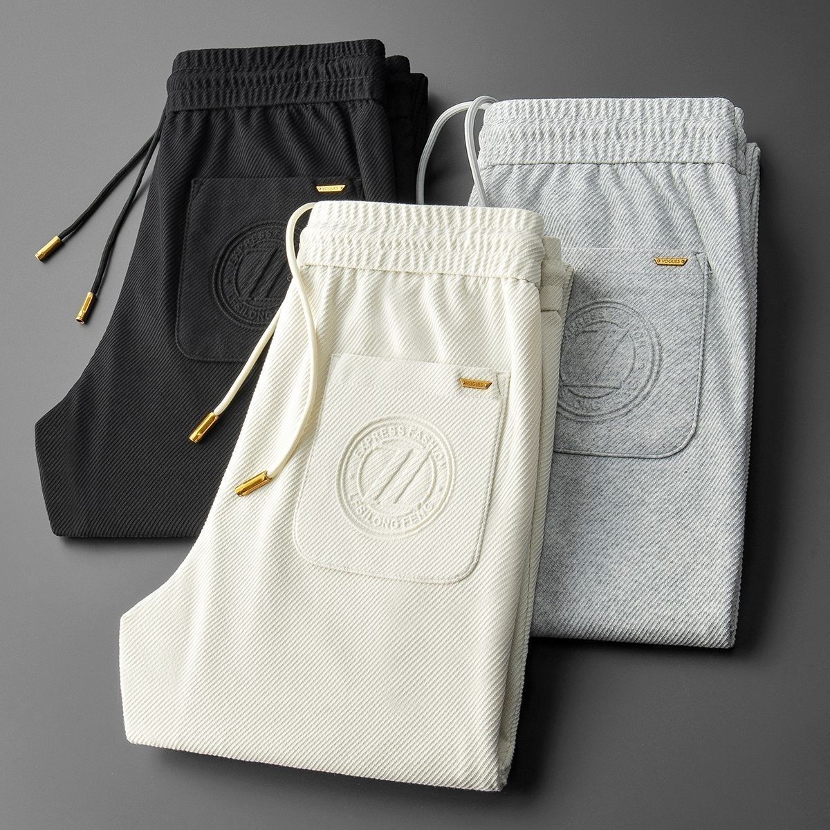 Vielseitige europäische Mode aus dreidimensionalem Twill-Casual für die Frühlings- und Herbstsaison, neue sportliche Slim-Fit-Passform für Herren_voghion.com