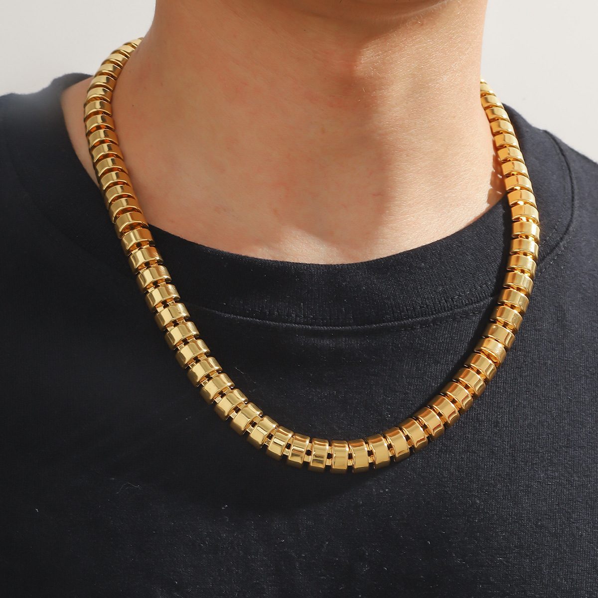 European And American Cross-border Fashion Hip-hop Metal Non-fading Necklace Embossed Cuban Chain, Bold Men's Large Gold_voghion.com