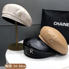 韓国系Rアルファベット貝雷帽子女性モデル秋冬レトロ黒顔小画家帽子PU皮質八角帽子