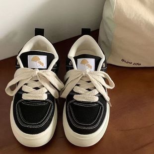 ��ɫЬ�ӷ���ЬŮ�WԺ�L���s�r�аٴ��Ь�W��ƽ���\�����e��Ь