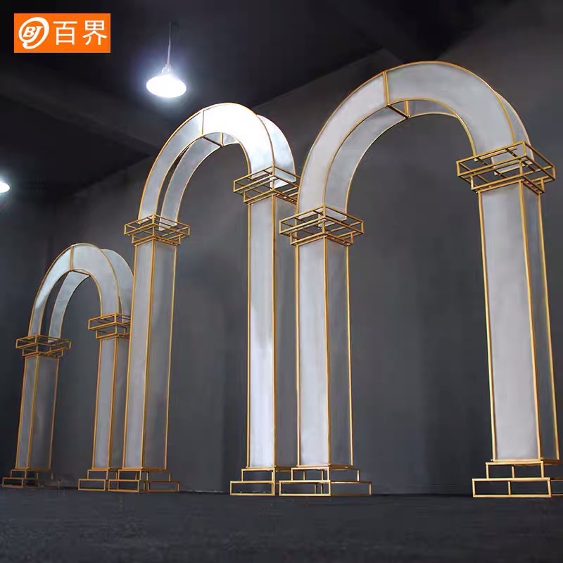 百界新款铁艺拱门婚礼阳光膜道具婚庆透明膜摆件舞台背景贴膜拱门