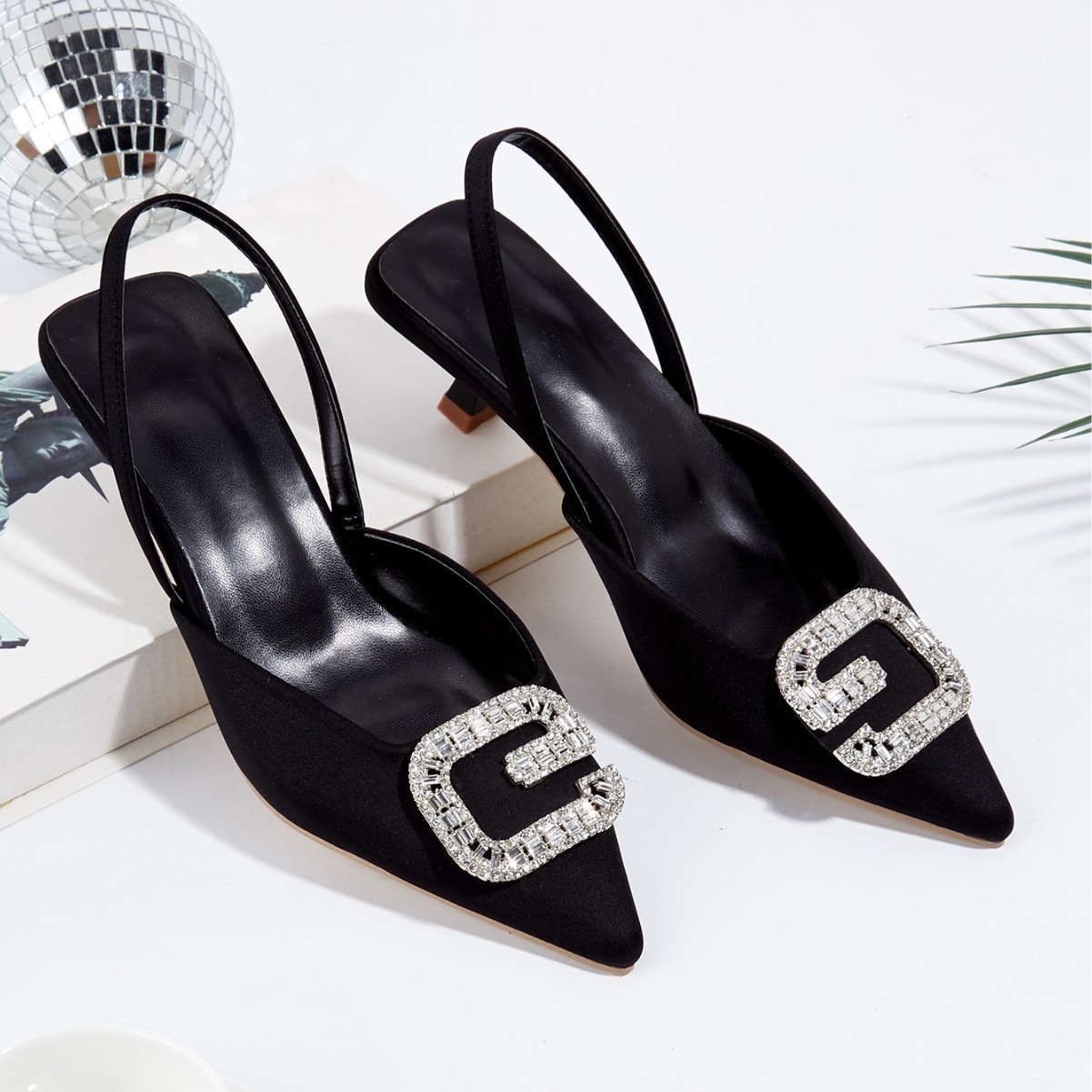 elegant sandals low-cut pointed-toe with rhinestones
