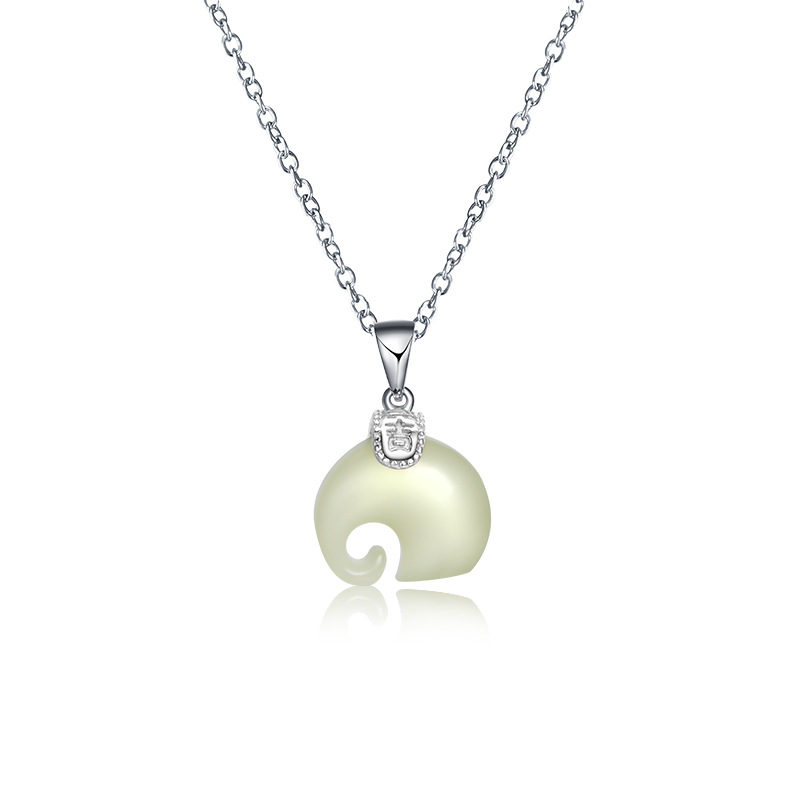 Auspicioso elefante hetian Jade Collar para las mujeres 925 Luz de plata lujo nicho diseño clavícula cadena moda nacional regalo cumpleaños