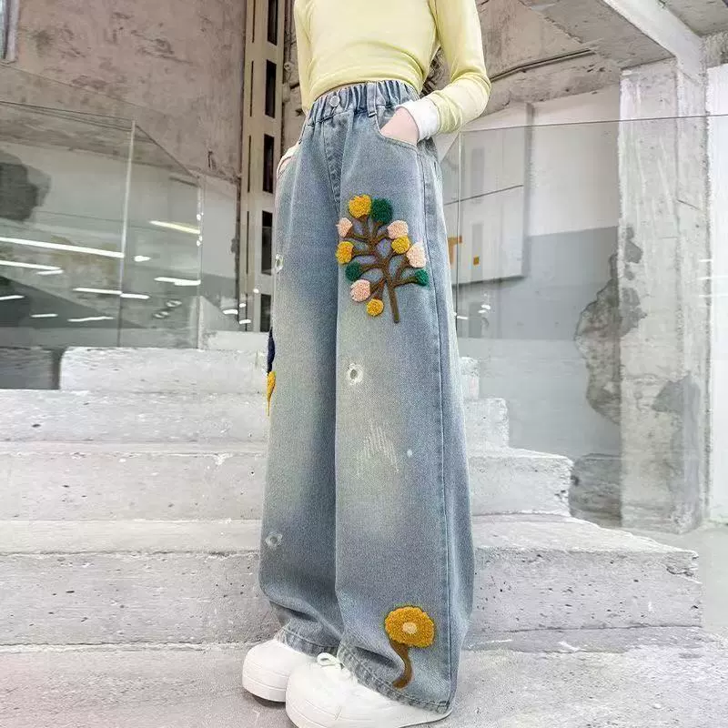 Брюки для девочек, новый стиль 2025, средние и большие детские джинсы, универсальные модные повседневные весенне-осенние широкие прямые брюки с вышивкой полотенец