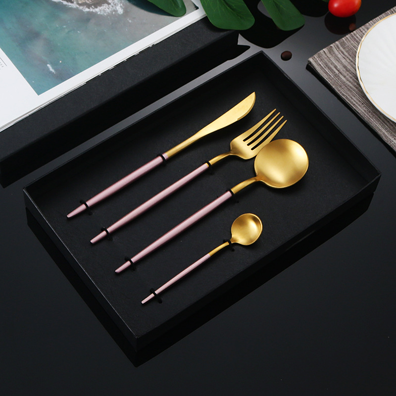 304-Caja de regalo traje de oro rosa