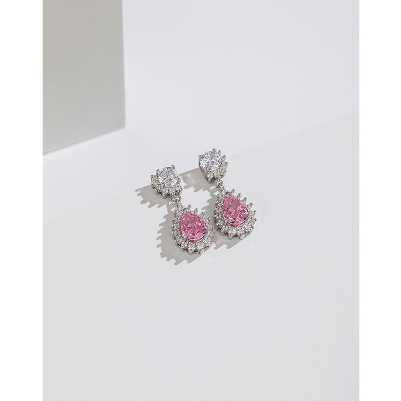 S925 plata esterlina Diamante de alto carbono diamante cuadrado aretes nicho femenino temperamento hielo flor Corte pendientes cuadrados exquisitos pendientes de alto grado