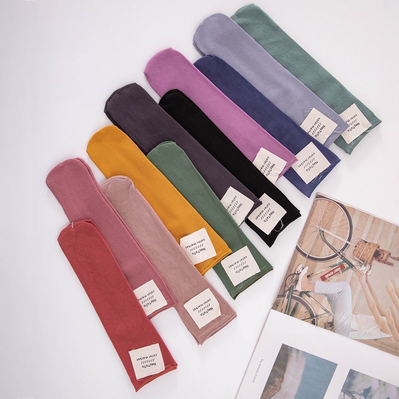 Female Japanese solid color middle tube socks