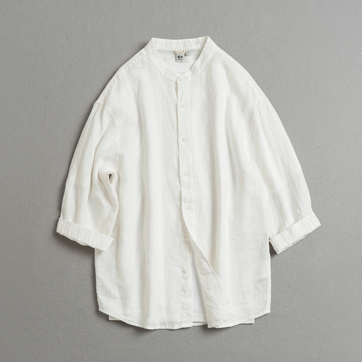 White / M