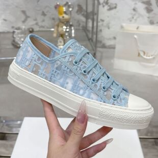 �羳��픰� d��26�ĺ��ЬŮ�ٽz�̽��ϻ�����Ь͸����ĸ���e��Ь