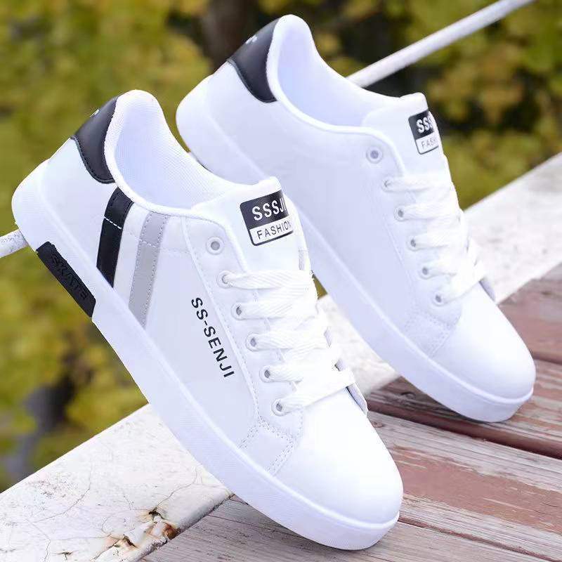Zapatos blancos para hombres coreanos de moda universal zapatos de skate de otoño 2025 nuevo cuero impermeable zapatos de estudiantes de suela suave hombre