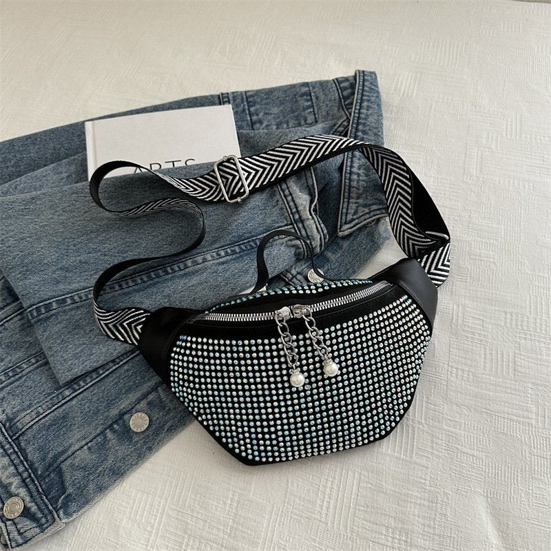 Nueva sensación de alta calidad bolso de diamante brillante coreano, bolso de hombro de moda, lujo ligero, bolso de pecho portátil con cinturón ancho de diamante caliente.