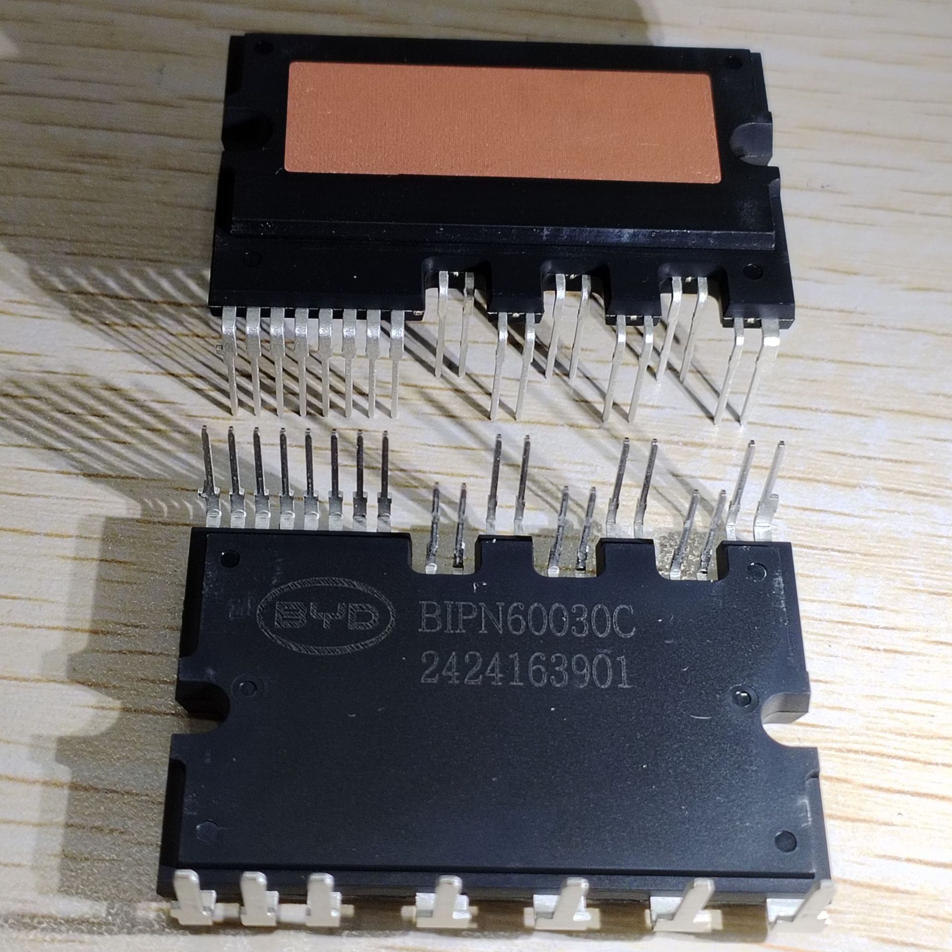 BIPN60030C 集成电路/智能功率模块直插DIP27