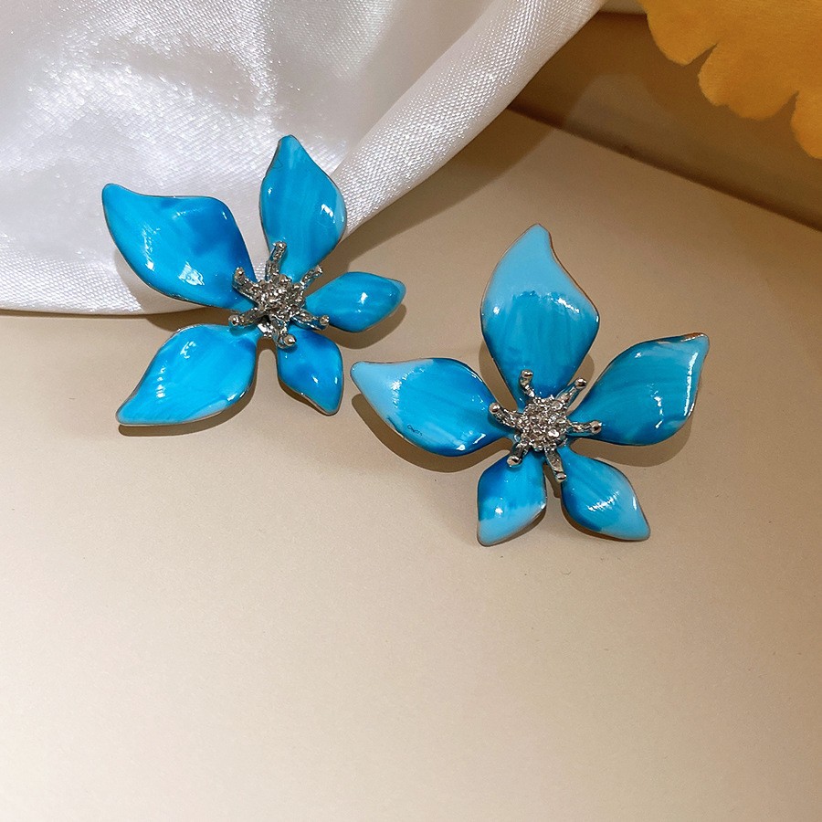 Pendientes de flor de cristal de aguja de plata, cuentas de arroz de cristal, pendientes azules, pendientes de estilo de vacaciones frescas, pendientes de lujo ligero, de alta calidad, mujeres