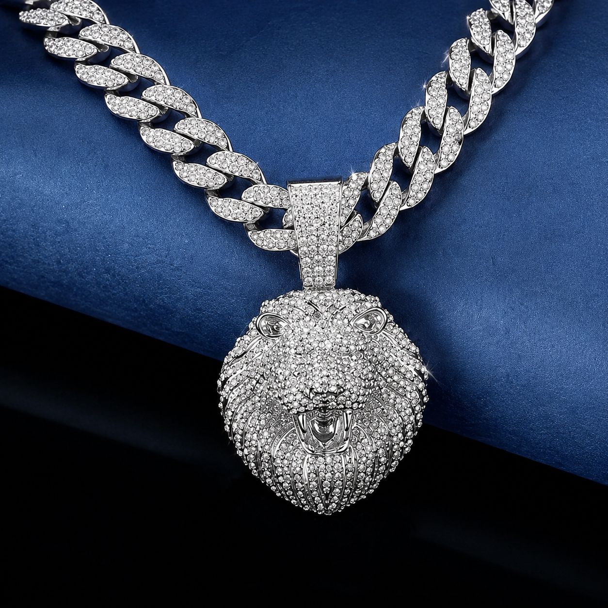 Collar de cadena cubana con colgante de cabeza de león estéreo de diamantes completo personalizado para hombre, cadena de clavícula de moda hip-hop europea y americana