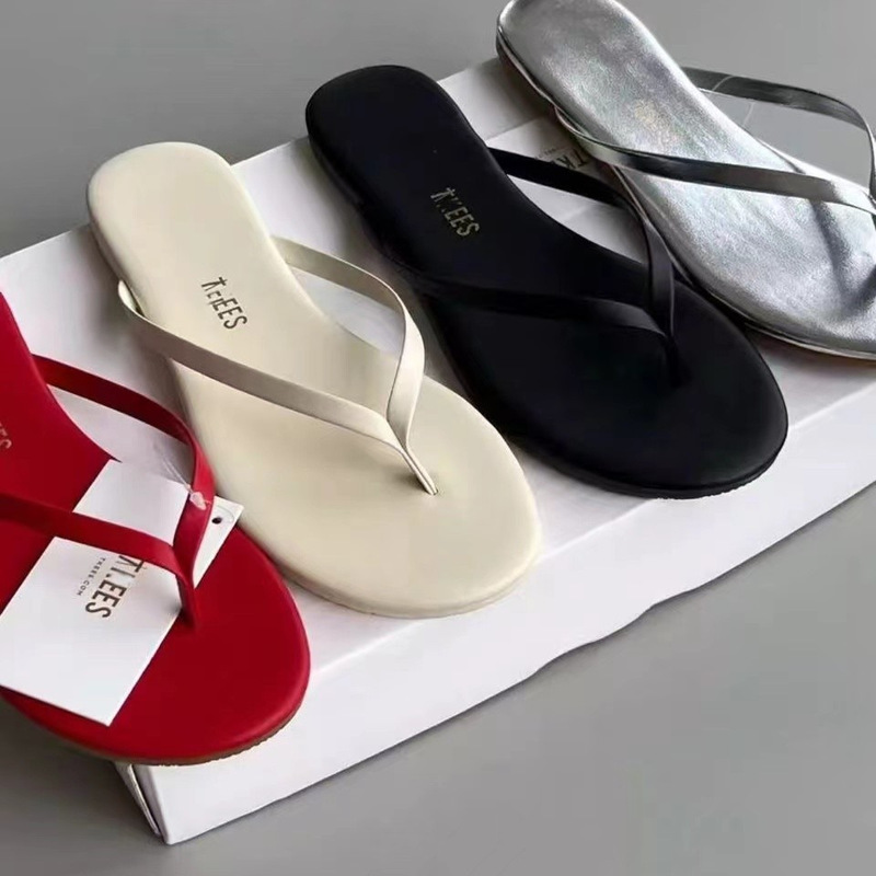 Summer European and American Niche Minimalist Flip-Flops for Women, Soft and Comfortable Flat Beach Shoes, Thong Sandals for Outdoor Casual Wear
