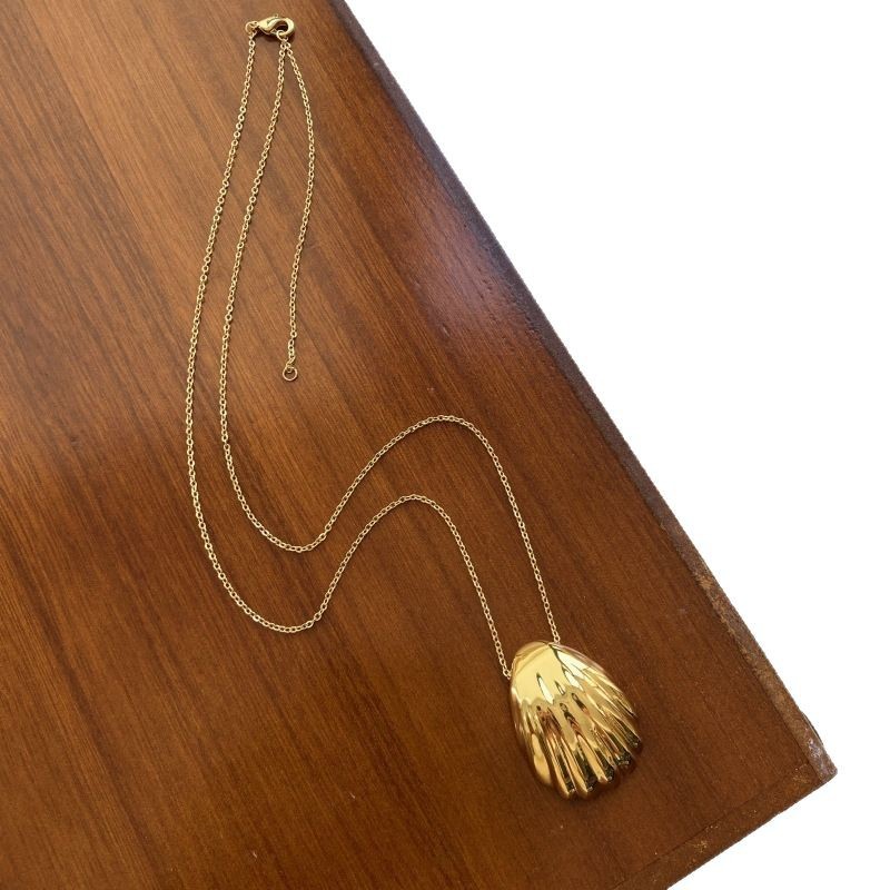 En línea celebridad Uni con el mismo diseño de collar de concha nicho ethos cadena de camiseta larga colgante coreano suéter cadena