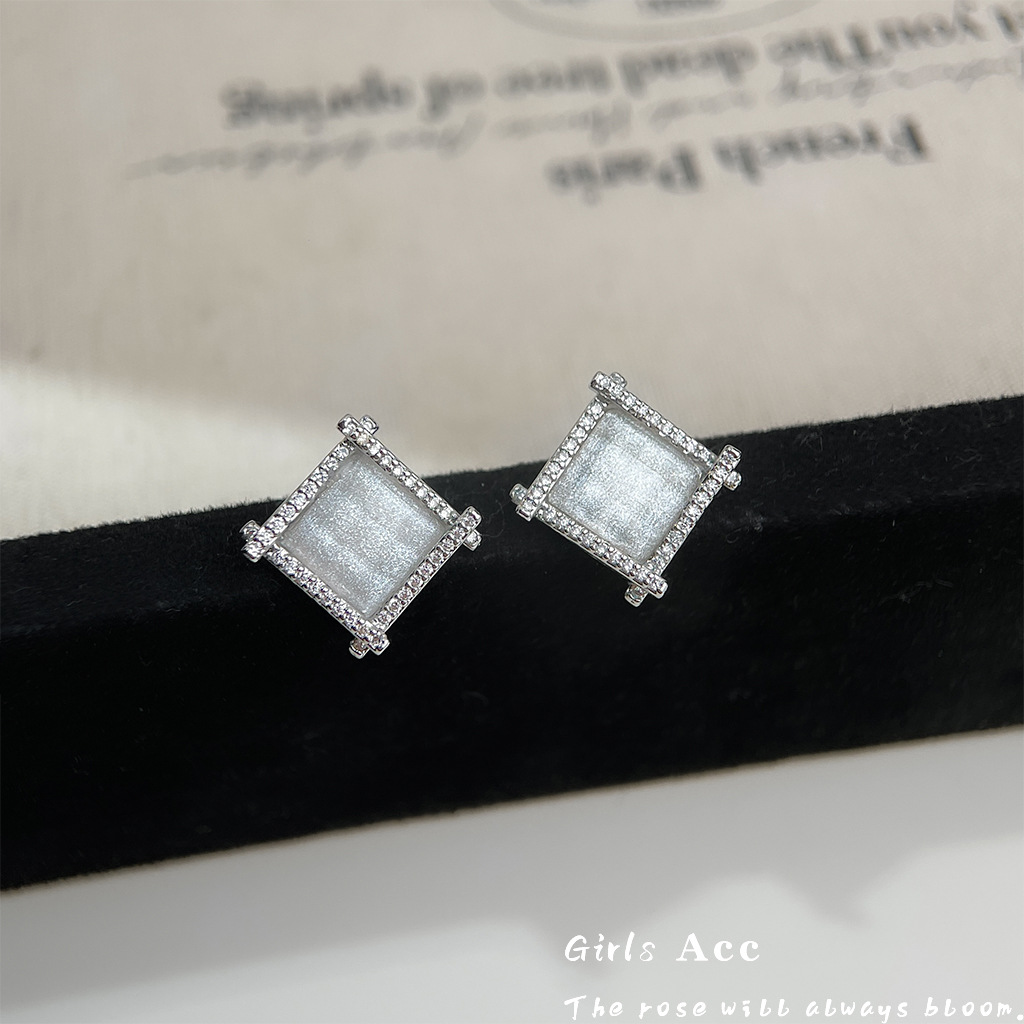 未标题-2_0002_耳语场景新水印 拷贝 3.jpg