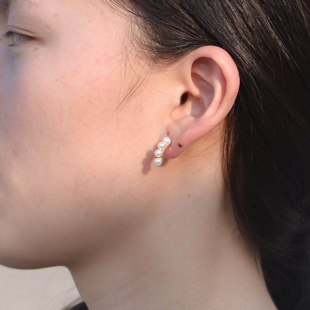 Moda europea y Americana simple del todo-fósforo de la plata esterlina pendientes de perlas pendientes mujer transfronteriza Venta caliente nicho diseño Luz de lujo joyería del oído