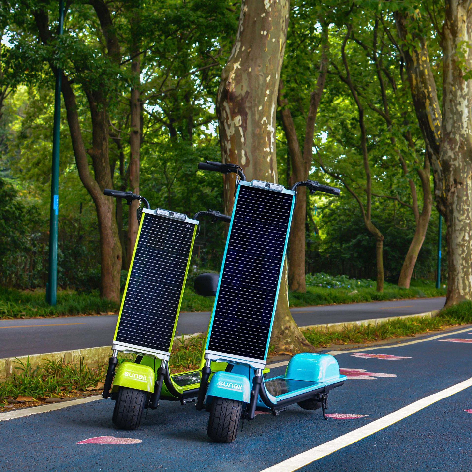 厂家直供折叠式太阳能智能电动滑板车平衡车节能环保长续航