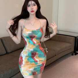 泰式甜辣纯欲风彩色晕染修身连衣裙女装性感美背交叉吊带包臀短裙