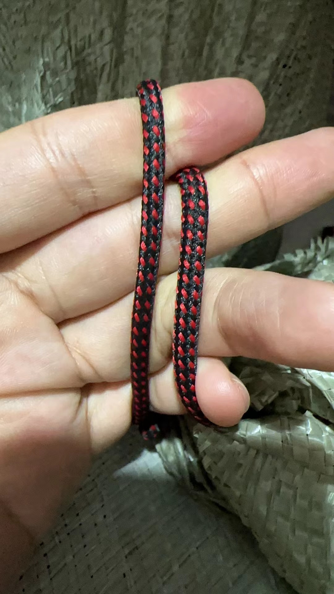 검정색과 빨간색 2색 2