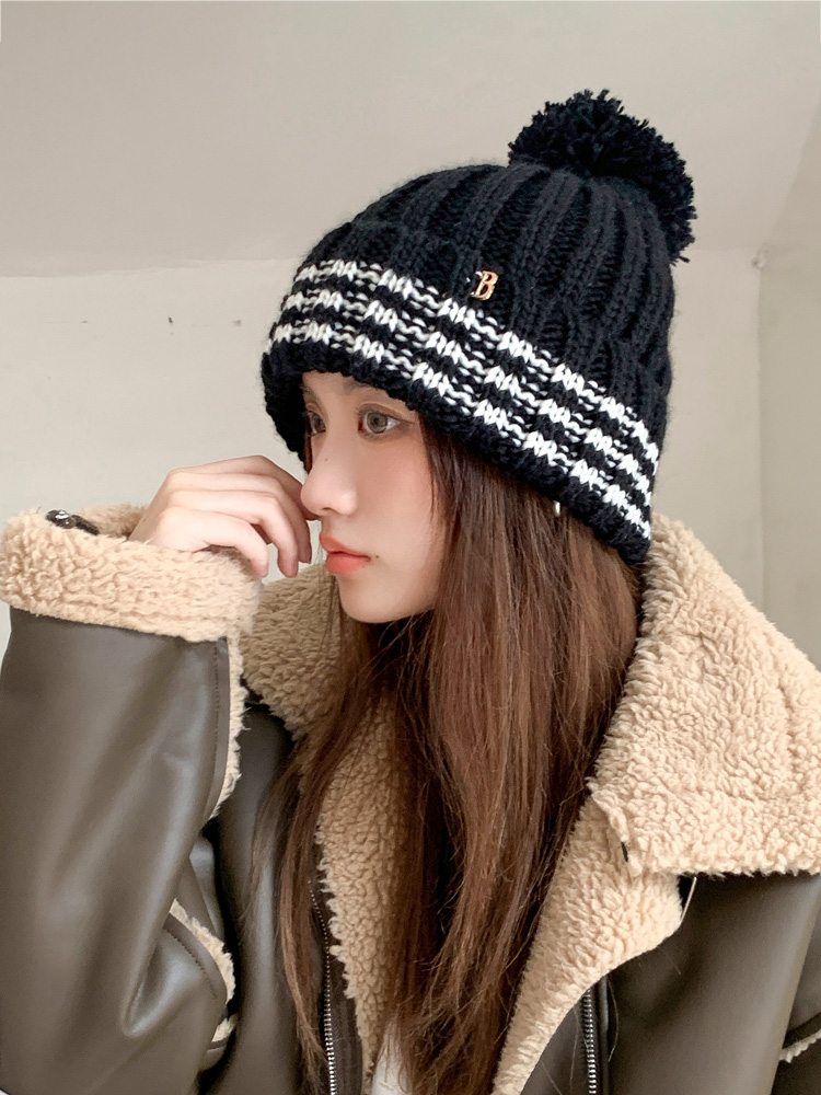 Women's Basic Solid Color Eaveless Wool Cap display picture 5