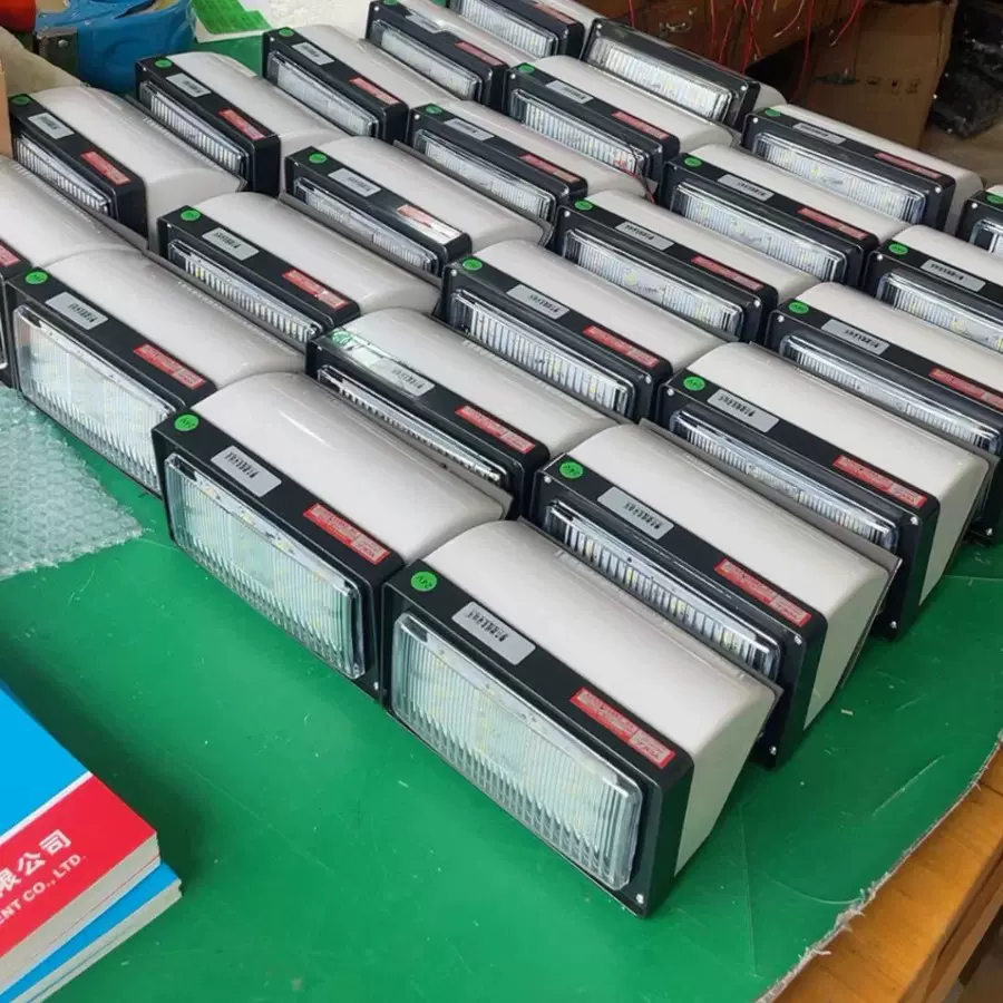 Y888白色消防车90度侧面安装照明灯救护车侧安装照明警示灯12V24V