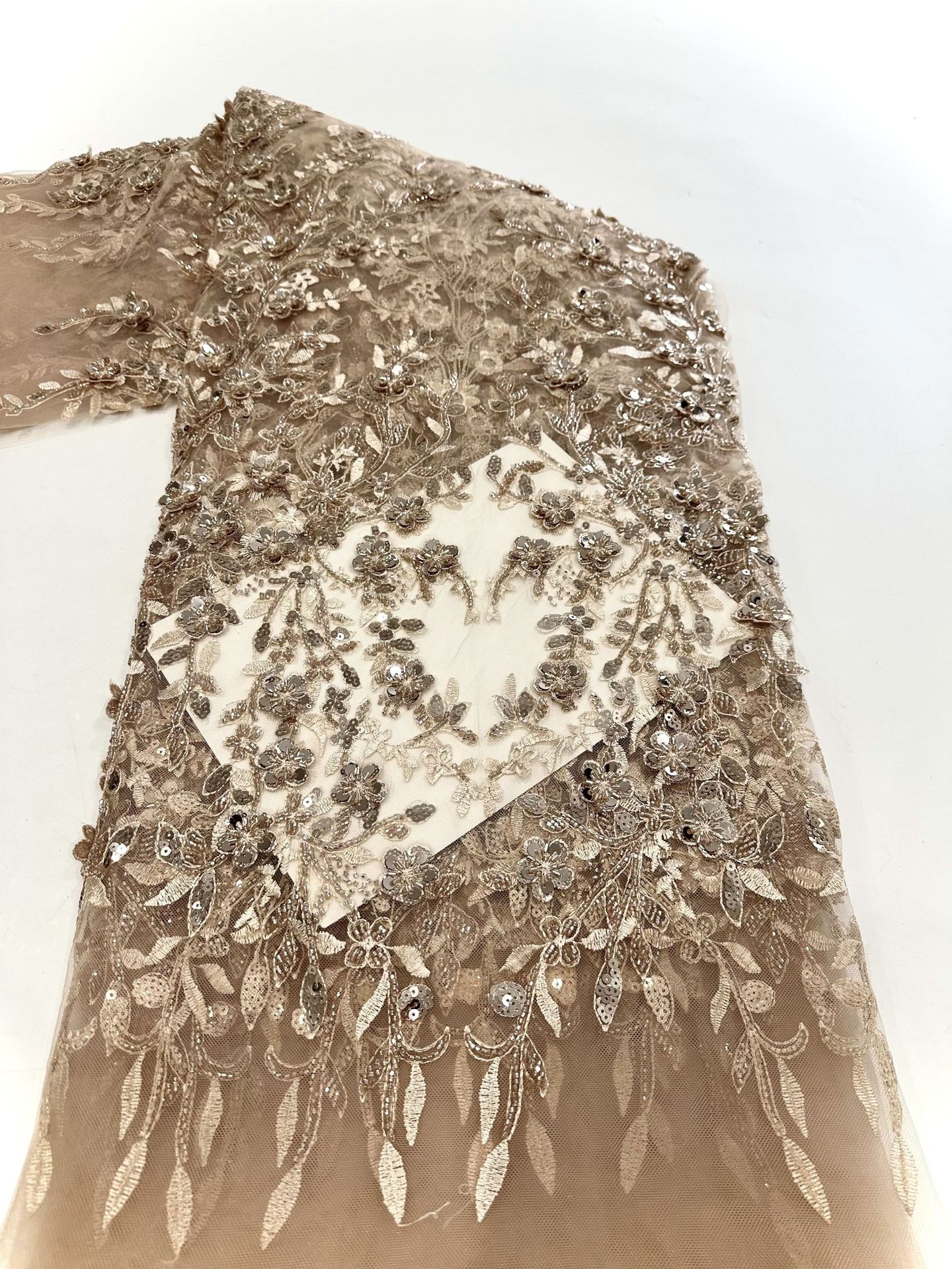 Vestido de boda transfronterizo de encaje tubo de bordado de cuentas esquinilla tridimensional tela de bordado de lace de novia 3D